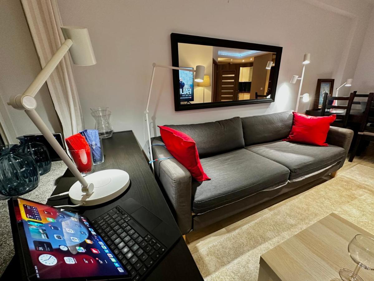 Decor 3 Metro Fast Wifi 1Gbs 80'Tv Hbo Disney Appletv ワルシャワ エクステリア 写真