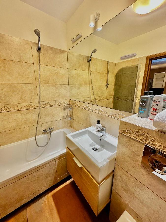 Decor 3 Metro Fast Wifi 1Gbs 80'Tv Hbo Disney Appletv ワルシャワ エクステリア 写真