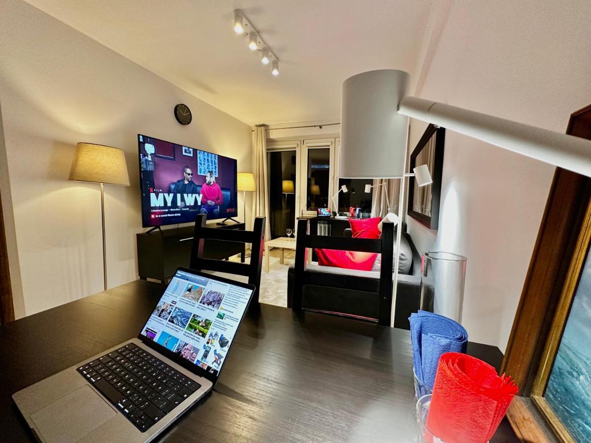 Decor 3 Metro Fast Wifi 1Gbs 80'Tv Hbo Disney Appletv ワルシャワ エクステリア 写真